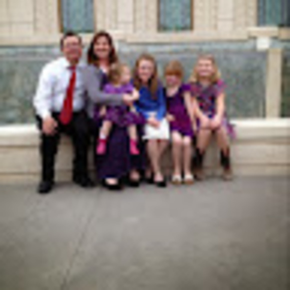 Meet your Posher, Courtney - Picture 2 of 3